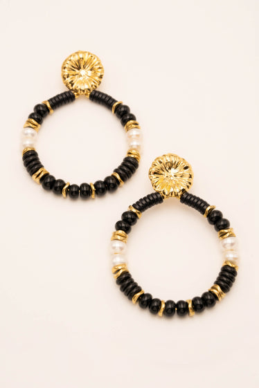 Boucles pendantes Maélie - fleur texturée et anneau de pierres naturelles AZTEK Bijoux